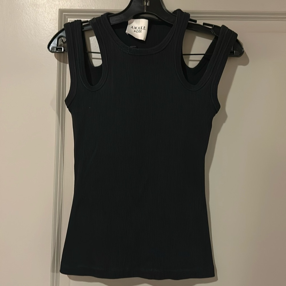 Awake Mode Multistrap Tank